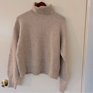 H&M wool blend turtleneck sweater, size S/4